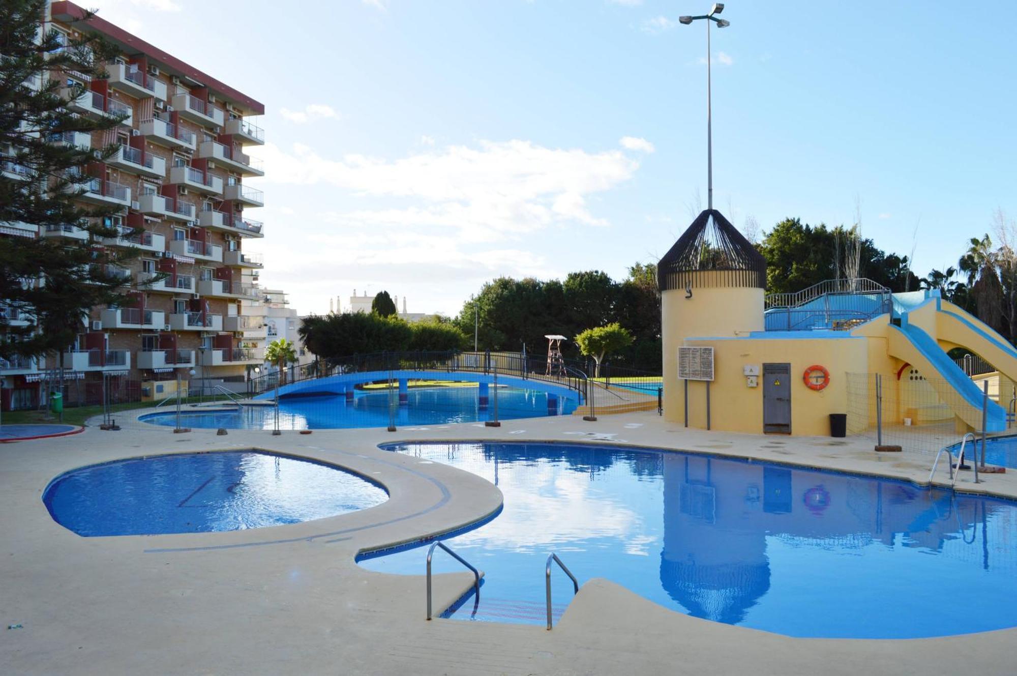 Apart With Swimming Pool Open All Year ベナルマデナ エクステリア 写真
