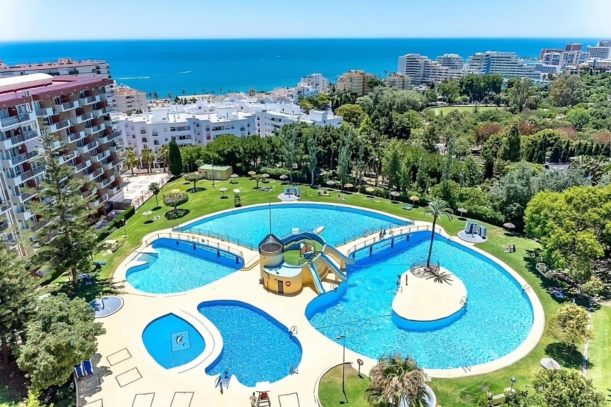 Apart With Swimming Pool Open All Year ベナルマデナ エクステリア 写真